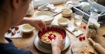 Cheesecake Sans Cuisson Framboise et Litchi : La Recette Facile et Légère
